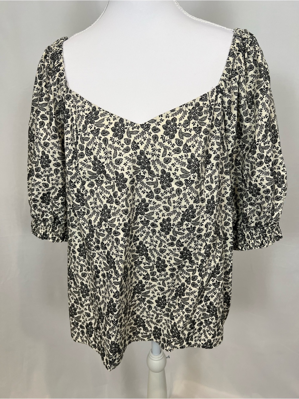 a.n.a Black Floral Cream Square-Neck Blouse - Picture 4 of 11